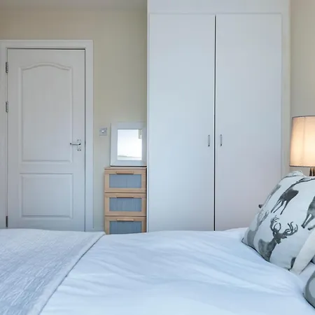 Battersea Power Station Apartment-2